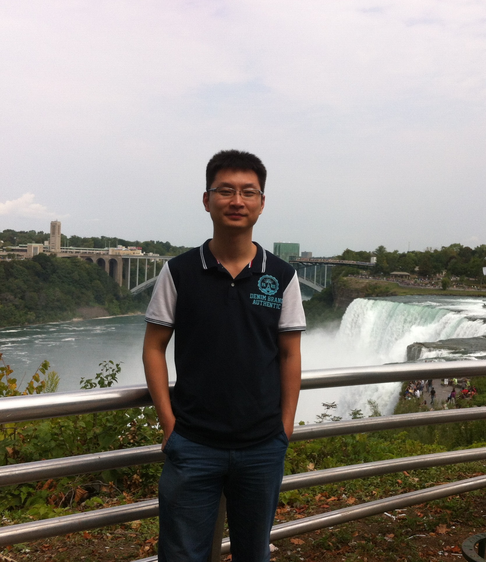 开云在线创新论坛第一千四百五十九讲：Ultra-cold gases---A “hot” dish of the “coldest” matter in physics