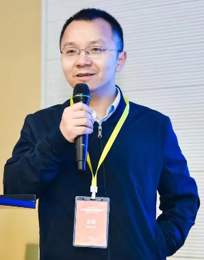 开云在线创新论坛第一千三百九十讲：Floquet engineering symmetry-breaking and topological states under light irradiation