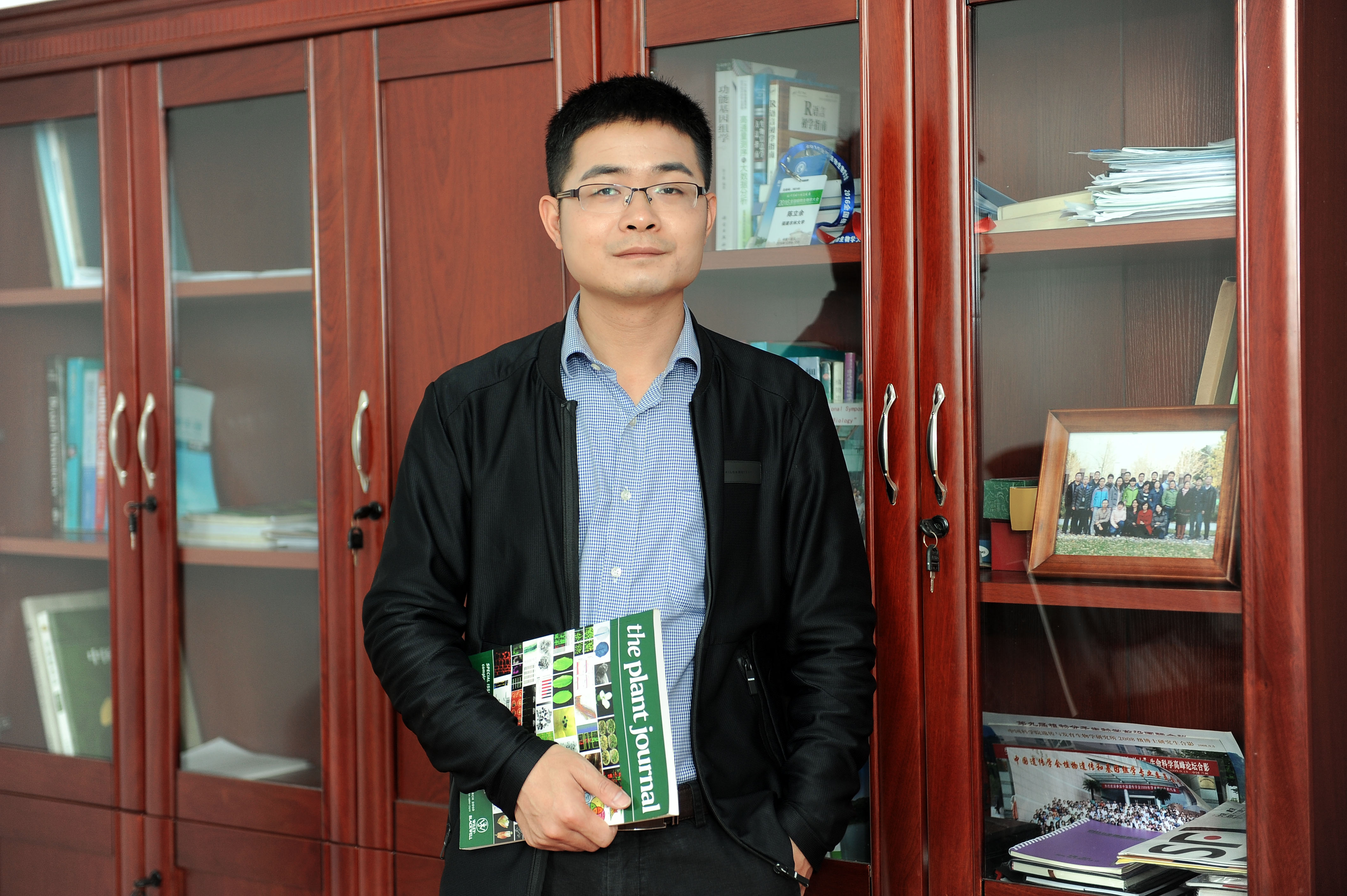 开云在线创新论坛第一千四百二十七讲：探索植物生殖与驯化的秘密—从模式植物到水果作物