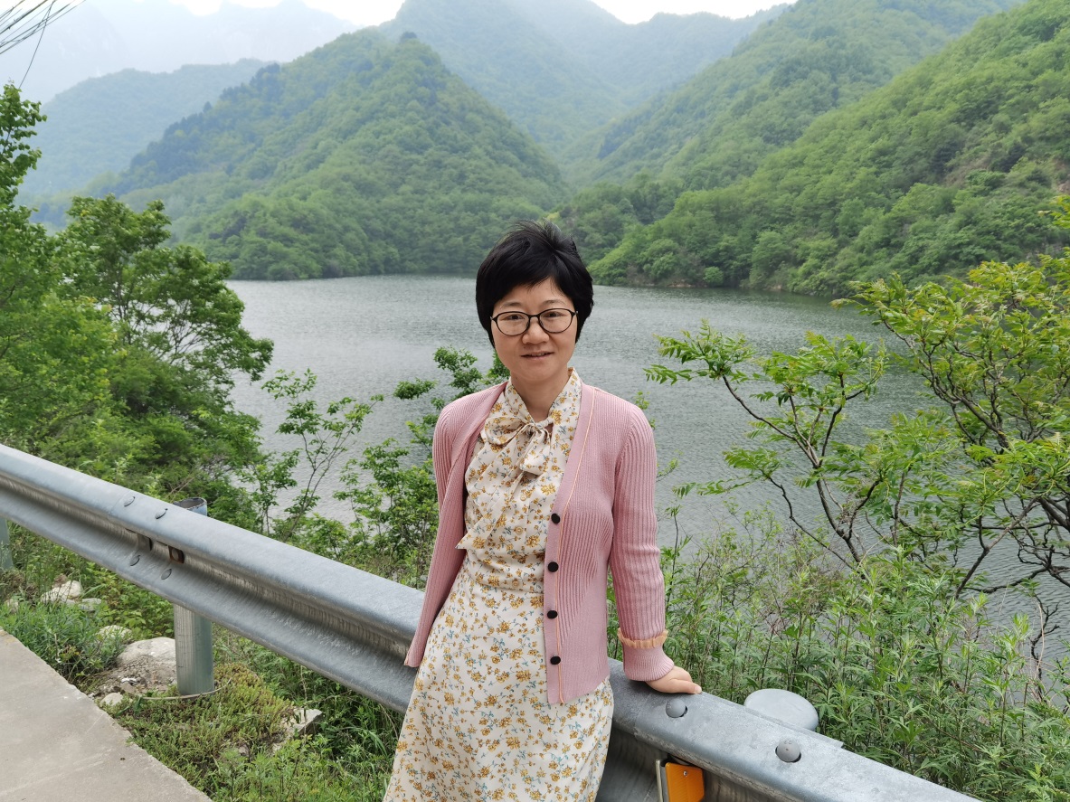 开云在线创新论坛第一千八百二十八讲：Dynamics analysis of a reaction-diffusion-advection benthic-drift model with logistic growth