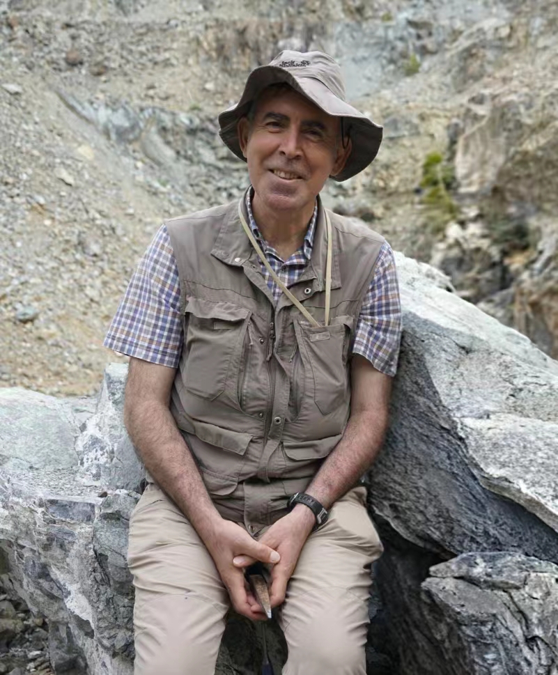 开云在线创新论坛第一千八百四十二讲：Records of processes for subduction initiation, slab roll-back and ophiolite genesis in Turkey: Field, geochemical and  geochronological constraints
