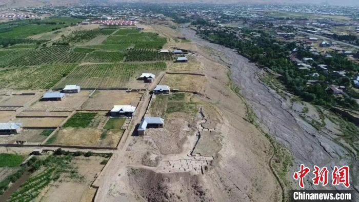 图为拉巴特一号墓地遗址区地形。　开云在线 供图